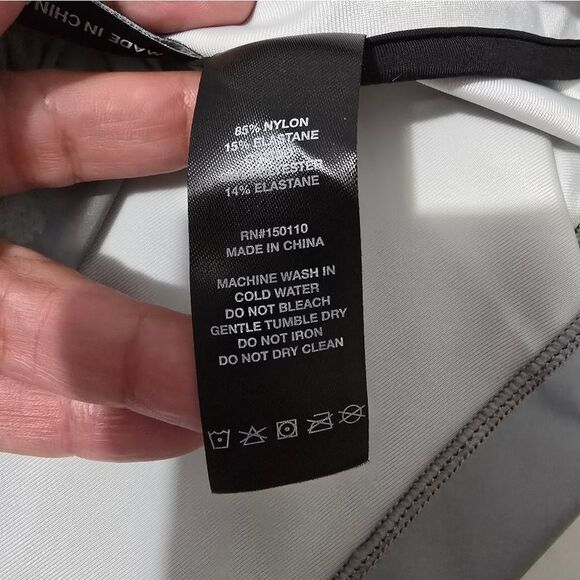 Peloton Reflective Active Jacket Size Large In Black - Picture 7 of 10